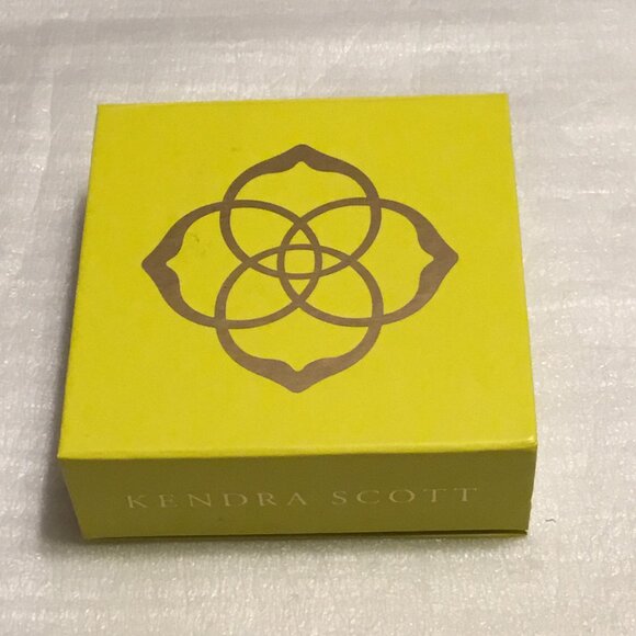 Very lovely Kendra Scott gold tone bracelet with box - Picture 8 of 12
